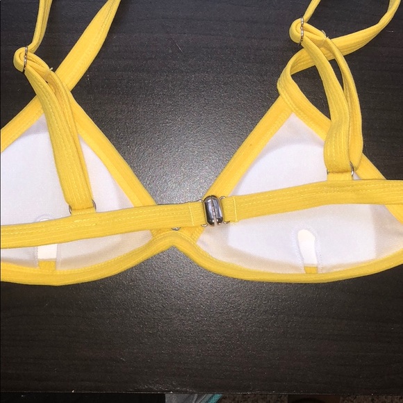 Yellow triangle bikini - Picture 3 of 4